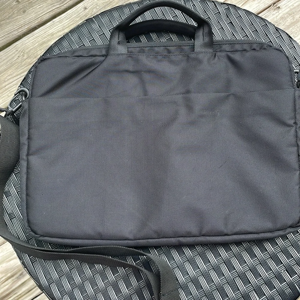 LIKE NEW- INCASE LAPTOP BAG (BLACK)